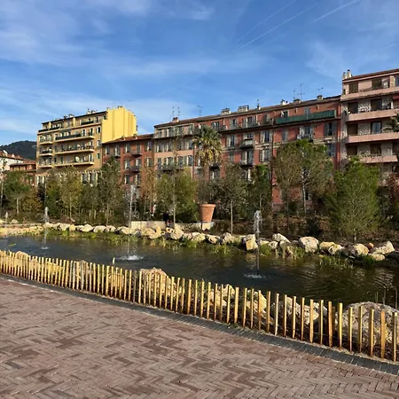 Apartment Beau Avec Belle Terrasse Au Centre De Nice