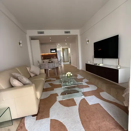 Apartment Beautiful 3 Rooms, Carre D 'or *