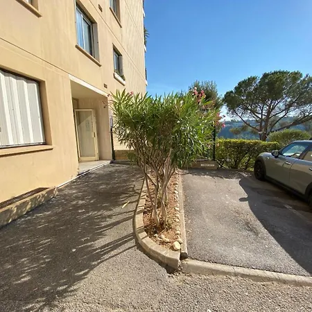 Apartment Hillside With 100 Sqm Private Garden Nice