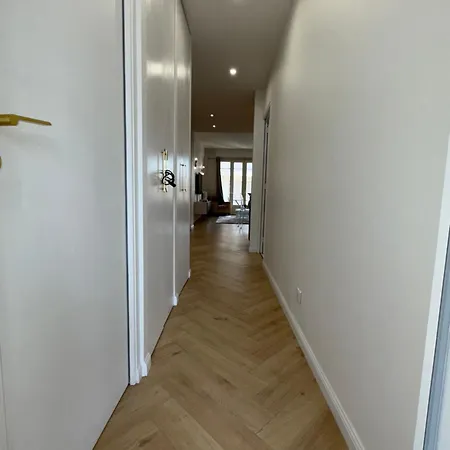 Beautiful 3 Rooms, Carre D 'or Apartment