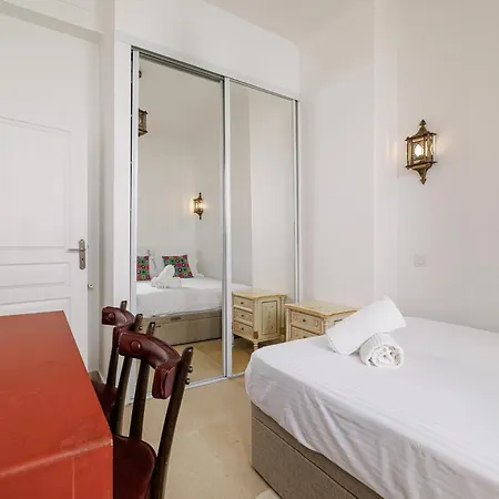 Pretty 1 Bdr By The Sea
