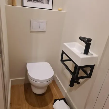 Mayerbeer - 2 Bedrooms With Balcony Apartment *