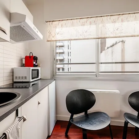 Studette A Coté De La Et La Promenade Appartement Nice