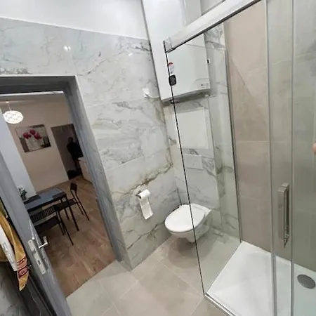 Au Cœur Du Vieux Nice, Superbe Refait à Neuf Appartement