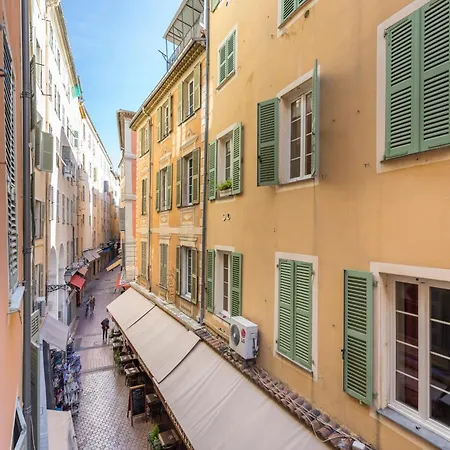 En Plein Cœur De La Vieille à Appartement