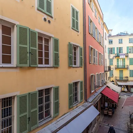 En Plein Cœur De La Vieille à Appartement