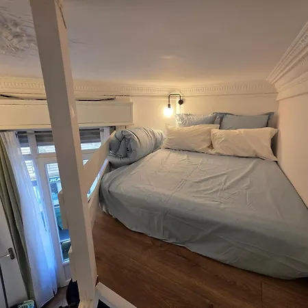 Cozy Studio, Balcony & Ac, Heart Of Appartement