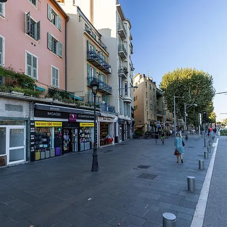 En Plein Cœur De La Vieille à Appartement