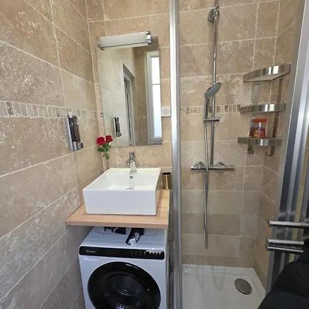 Appartement Cozy Studio, Balcony & Ac, Heart Of