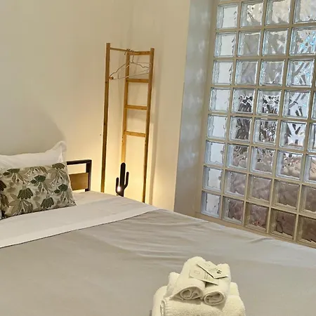 Riviera: Seaside Elegance On Promenade Des Apartment Nice