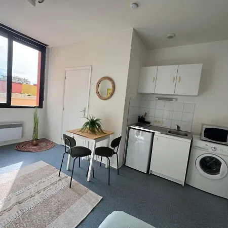 Bright In - Mobility Lease Only - Wifi Apartment Nice