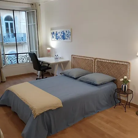 Spacious With Balcony - Center * Nice