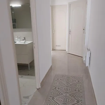 Spacious With Balcony - Center Appartement Nice