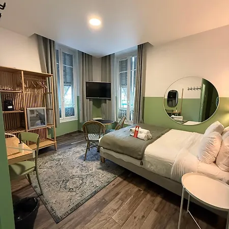 De Berne Hotel 2*