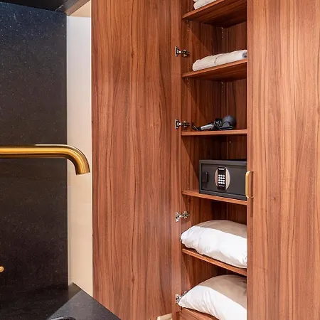 Aston La Scala Hotel *