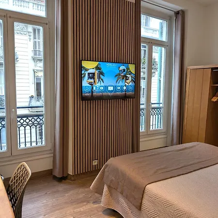 Hotel H33 2*
