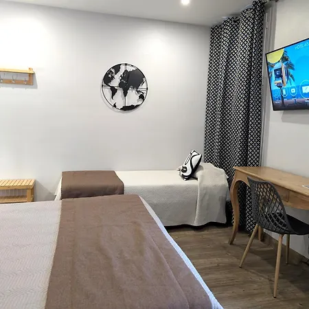 H33 Hotel 2*