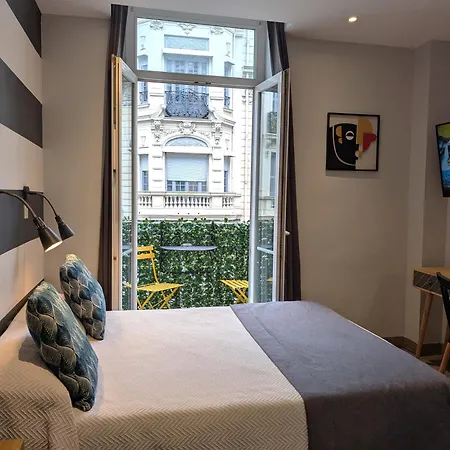 Hotel H33 2*