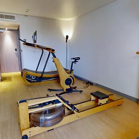 Radisson Airport 4*