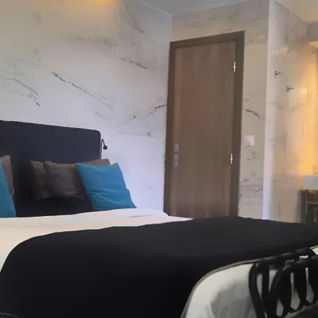 Le Petit Trianon Et Le Charme Des 2* Nice