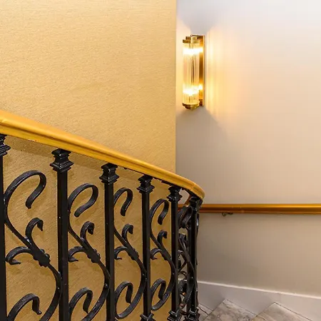 Aston La Scala Hotel