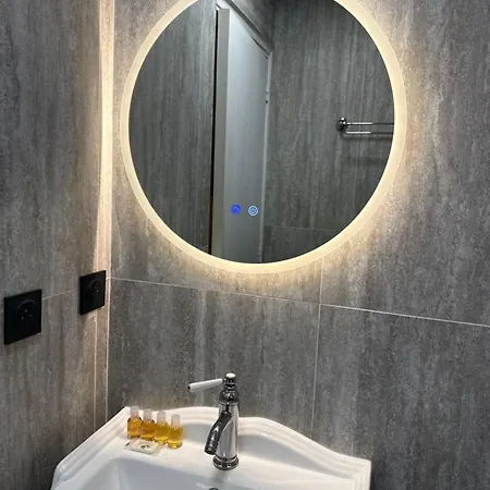 De Berne Hotel 2*