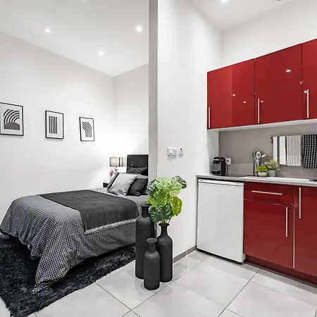 Renting - Gallo - New Modern Loft Old Town Massena Apartment