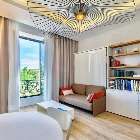 Appartement Grand Center At 2 Minutes Walk From The *