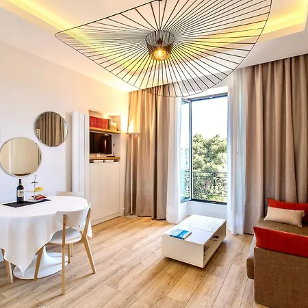 Grand Center At 2 Minutes Walk From The Nice
