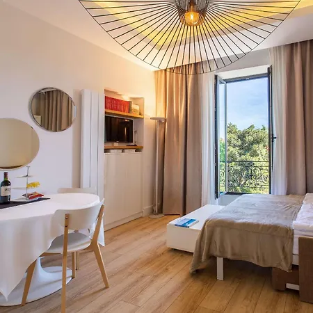 Grand Center At 2 Minutes Walk From The Appartement *