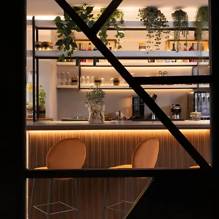 Hotel Ikonik Jean Medecin 4*