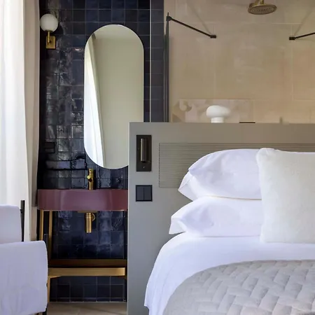 Ikonik Jean Medecin Hotel