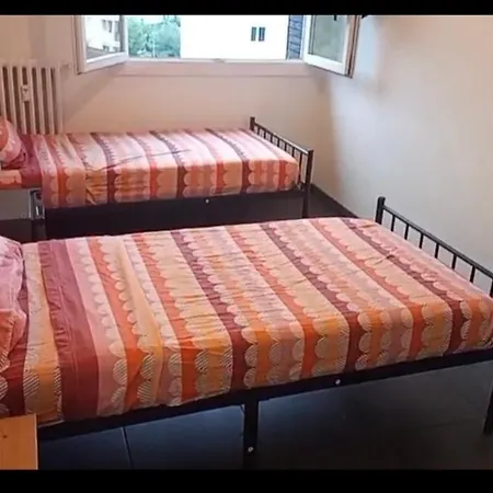 Seaside Tram Haven: Budget-friendly With Kitchen And Views Bed & Breakfast Nice