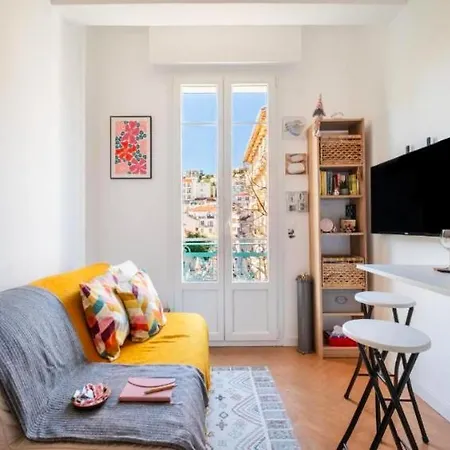 The Cozy Corner Of Amelie Apartment
