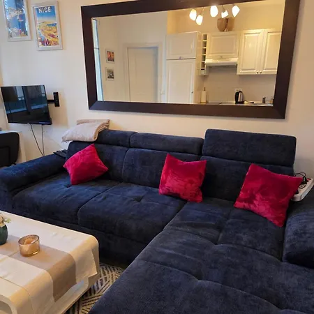 Apartment & Les Cypres *