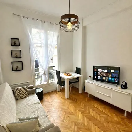 Cosy Gare Du Sud Apartment *