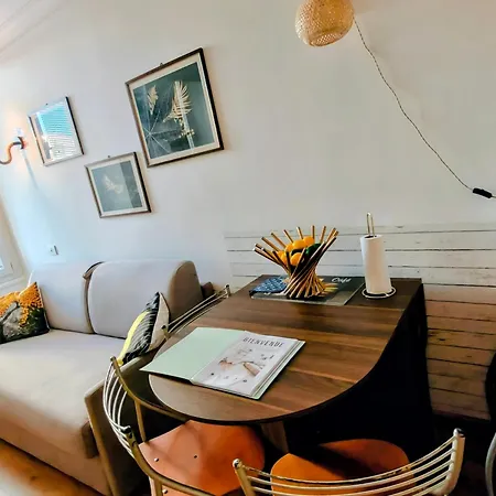 Close To Beaches And Shops, Up 6 Pers Appartement