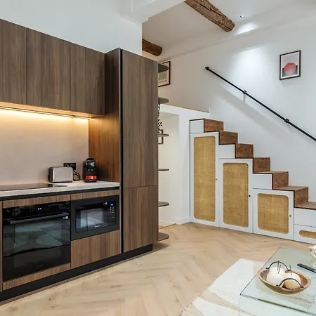 Charme Et Modernite Au Coeur Du Vieux Appartement Nice