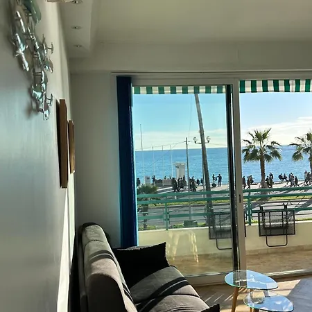 Appartement Carre D Or Face A La *