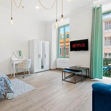 Apartment Renting - 2 Massena - Luxury Loft - Balcony Massena Square View - Aircon *
