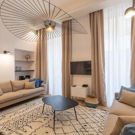 Apartment Cours Saleya Renovated 3 Bedrooms 1 Min To Air Conditioning *