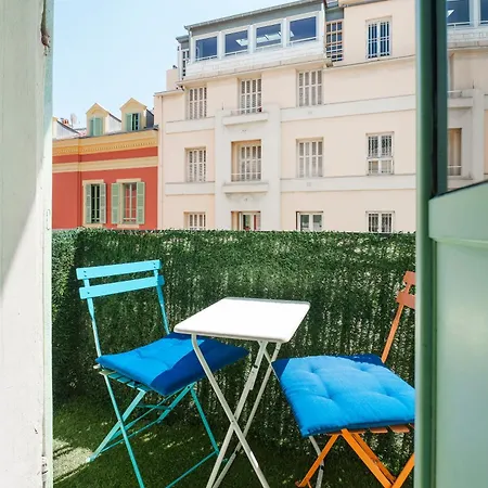 Renting - 2 Massena - Luxury Loft - Balcony Massena Square View - Aircon Apartment *