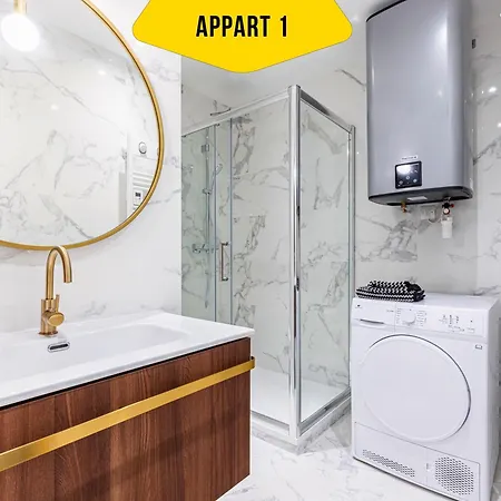 Apartment Casa Reine Jeanne- Ideal Groups & Family -central Near Train Station - Parking - New&confort-ac