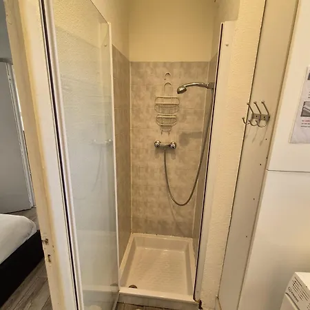 Appartement Plein Centre Climatisé Et Spacieux Avec Grande Terrasse Sur Le Toit à Nice