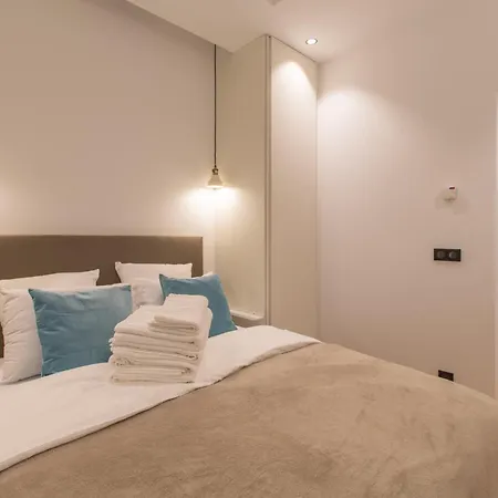 Apartment Cours Saleya Renovated 3 Bedrooms 1 Min To Air Conditioning Nice