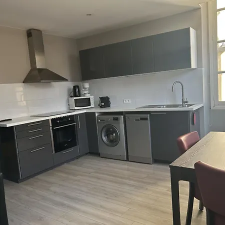 Carre D'or - Centre Apartment