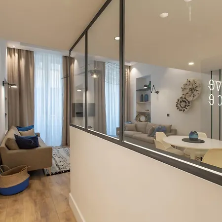 Cours Saleya Renovated 3 Bedrooms 1 Min To Air Conditioning Nice
