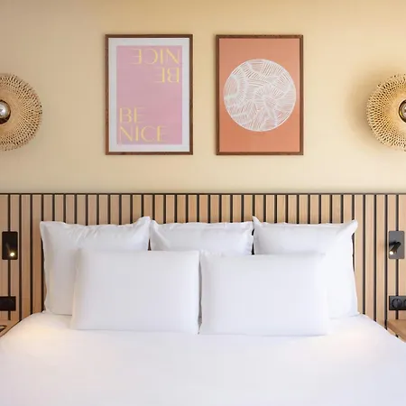 Mercure Centre Notre Dame 4*