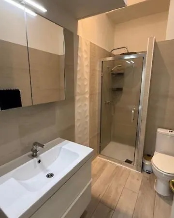 Apartment 2 Bedrooms In Central Location On The Famous Place Massena Nice