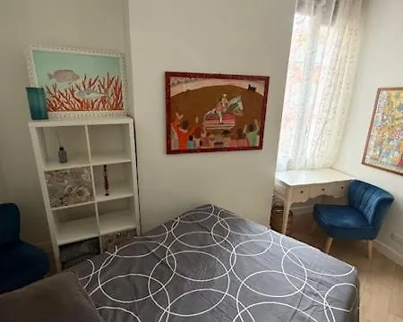 2 Bedrooms In Central Location On The Famous Place Massena *